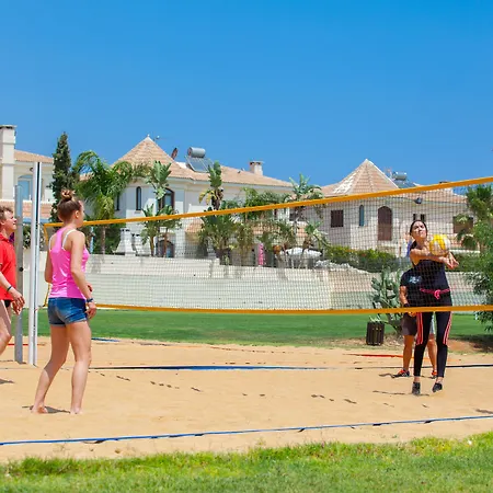 אתר נופש Malama Village פרוטאראס