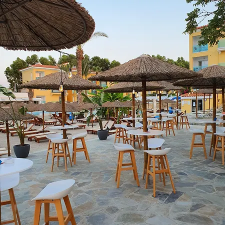 Malama Village Курортний комплекс 4*