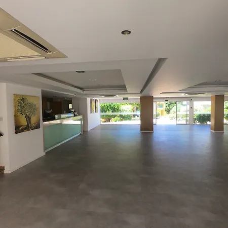 Malama Village 4*