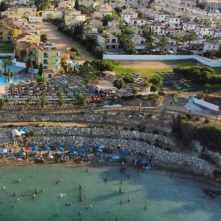 Malama Village Resort 4*