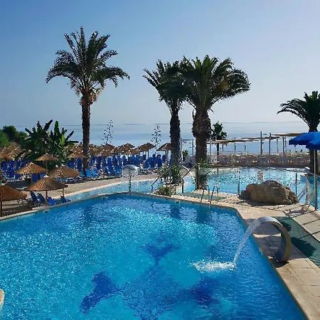 Malama Village 4*